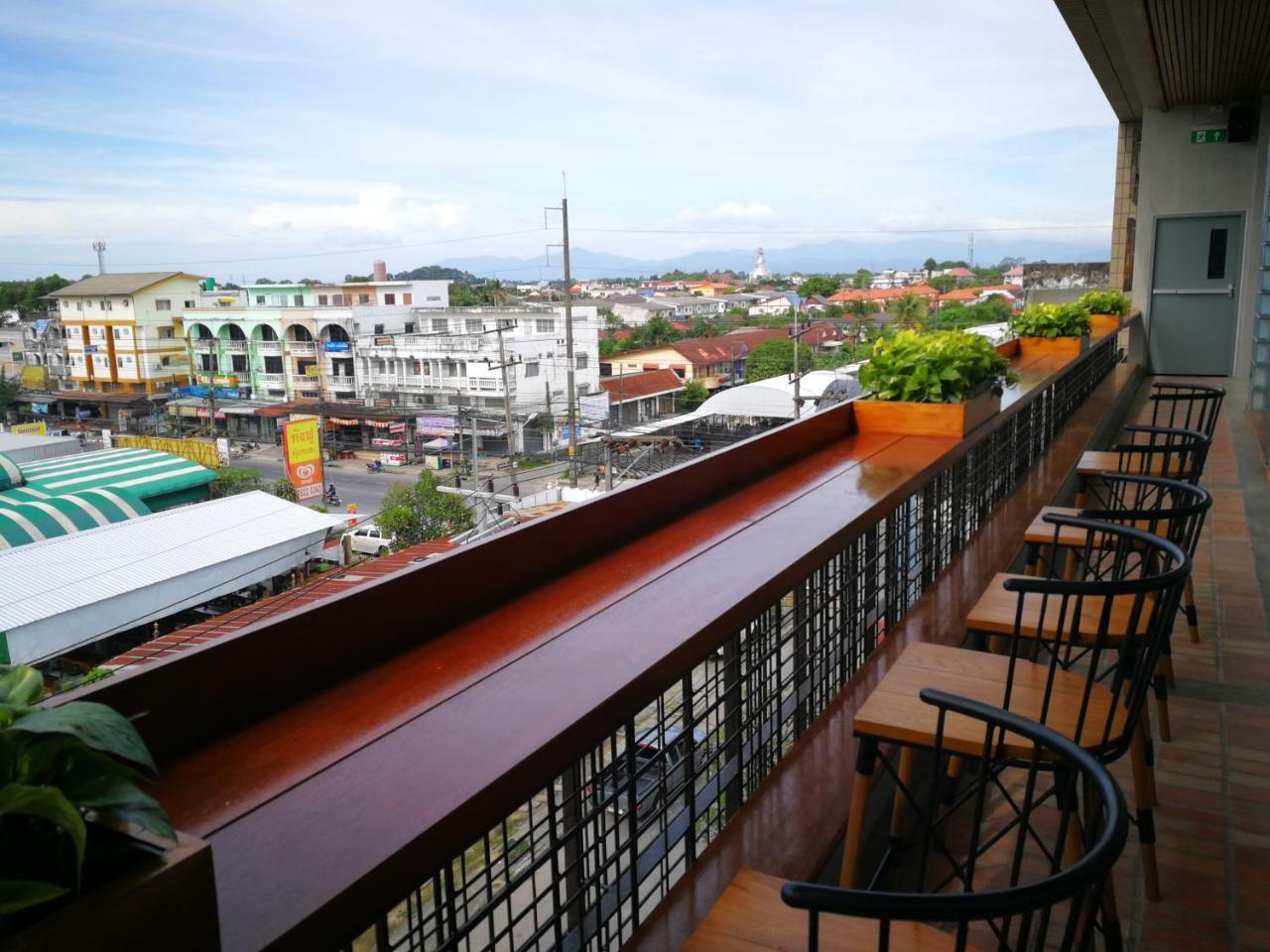 Laekhon Nonbai Hotel Nakhon Si Thammarat Exterior photo