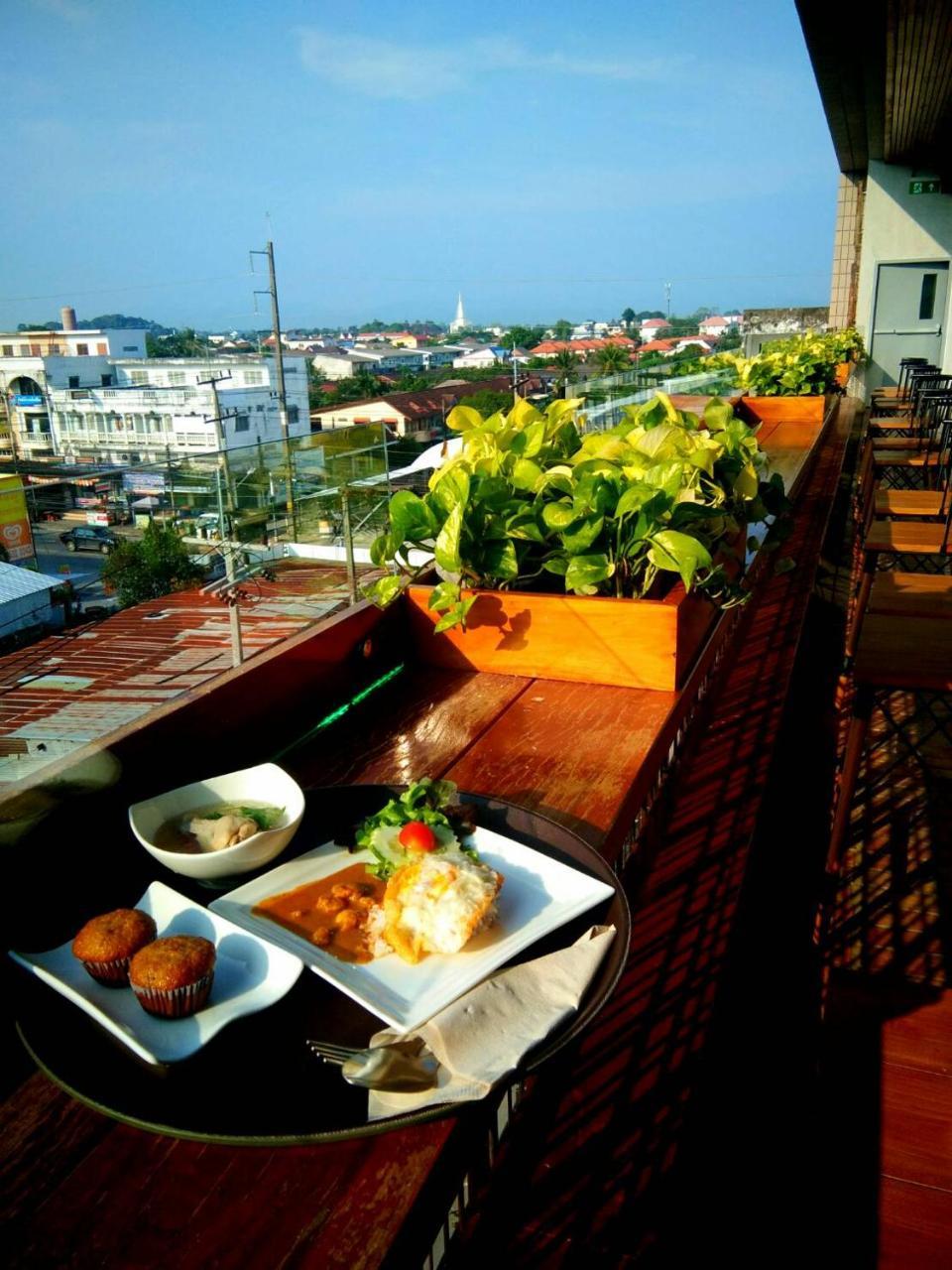 Laekhon Nonbai Hotel Nakhon Si Thammarat Exterior photo