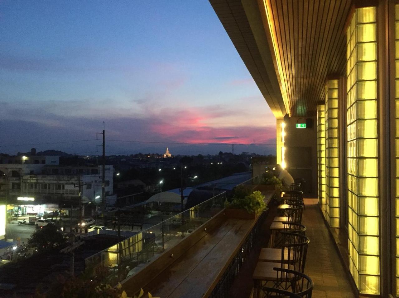 Laekhon Nonbai Hotel Nakhon Si Thammarat Exterior photo